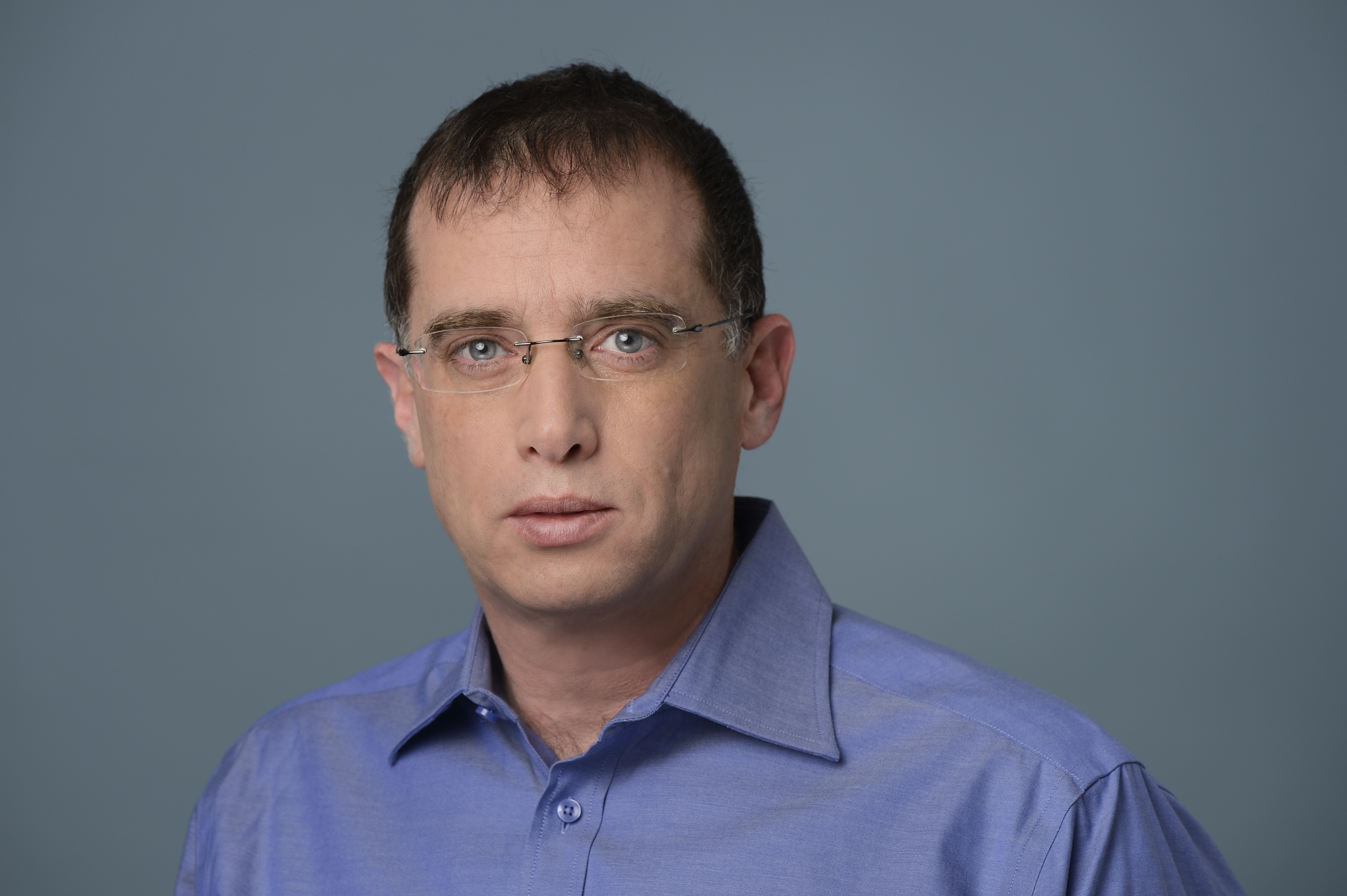 הדווחים של בזק ופלאפון עלולים לבך את ראש הממשלה ואת שאול אלוביץ וכל הנהלת בזק יש צורך לפתוח בחיקרה מקיפה ש הרשות לניירות ערך ולהב 433 Ran